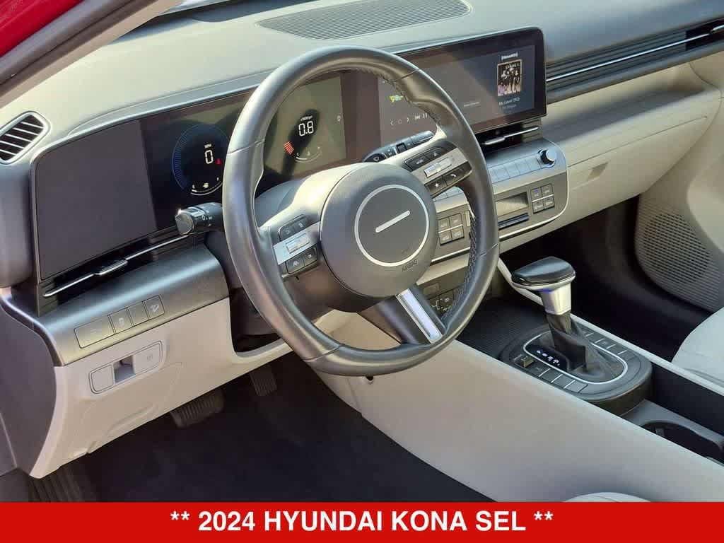 Used 2024 Hyundai Kona SEL AWD/4WD image 2