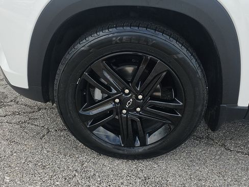 Used 2024 Chevrolet Trax ACTIV w/ Sunroof Package FWD image 9