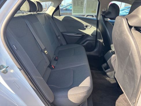 Used 2025 Kia K4 LXS image 24