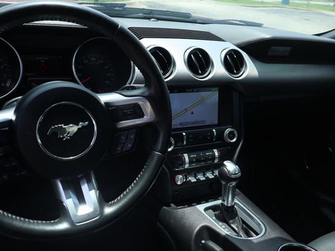 Used 2019 Ford Mustang GT Premium RWD image 25