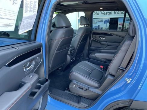 Used 2023 Honda Pilot TrailSport image 30