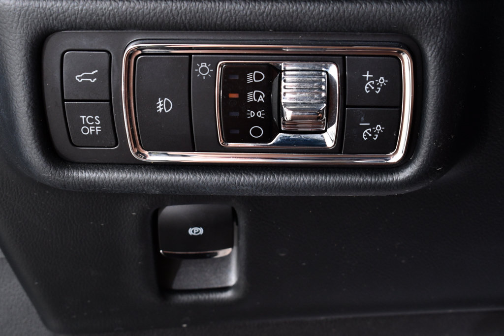 Used 2023 Lincoln Nautilus Reserve w/ Equipment Group 202A AWD/4WD image 31