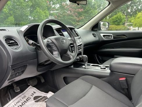 Used 2020 Nissan Pathfinder S AWD/4WD image 11