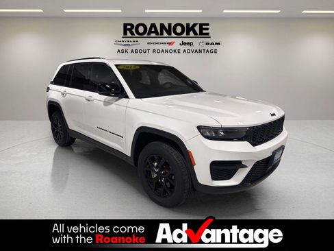 Used 2024 Jeep Grand Cherokee Altitude image 7