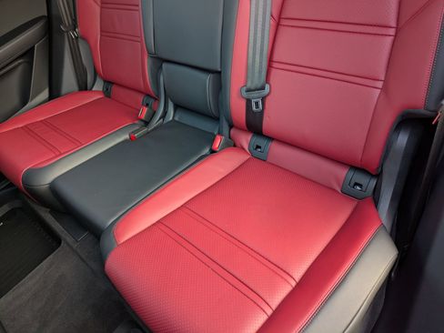 Used 2025 Porsche Cayenne GTS AWD/4WD image 29