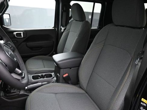 New 2026 Jeep Gladiator Willys AWD/4WD image 13