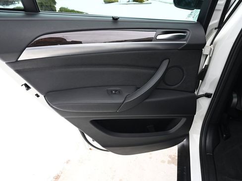 Used 2013 BMW X6 xDrive50i image 38