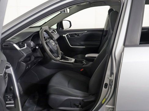 Used 2021 Toyota RAV4 LE image 21