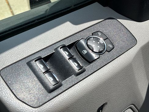 Used 2018 Ford F250 XL w/ Power Equipment Group AWD/4WD image 13