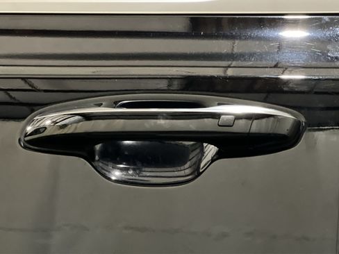 Used 2023 Kia Telluride S AWD/4WD image 16