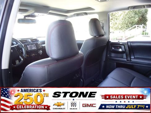 Used 2019 Toyota 4Runner TRD Off-Road Premium AWD/4WD image 19