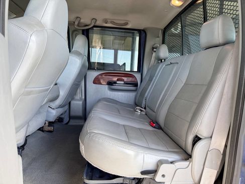 Used 2005 Ford F250 Lariat image 11