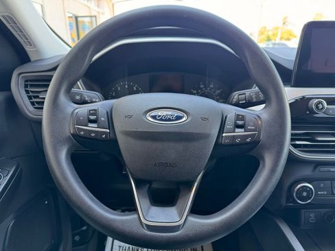 Used 2022 Ford Escape SE image 13