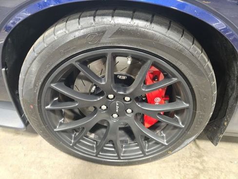 Used 2015 Dodge Challenger SRT Hellcat image 11