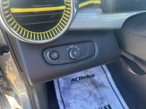 New 2026 Chevrolet Trax LT w/ LT Convenience Package image 23