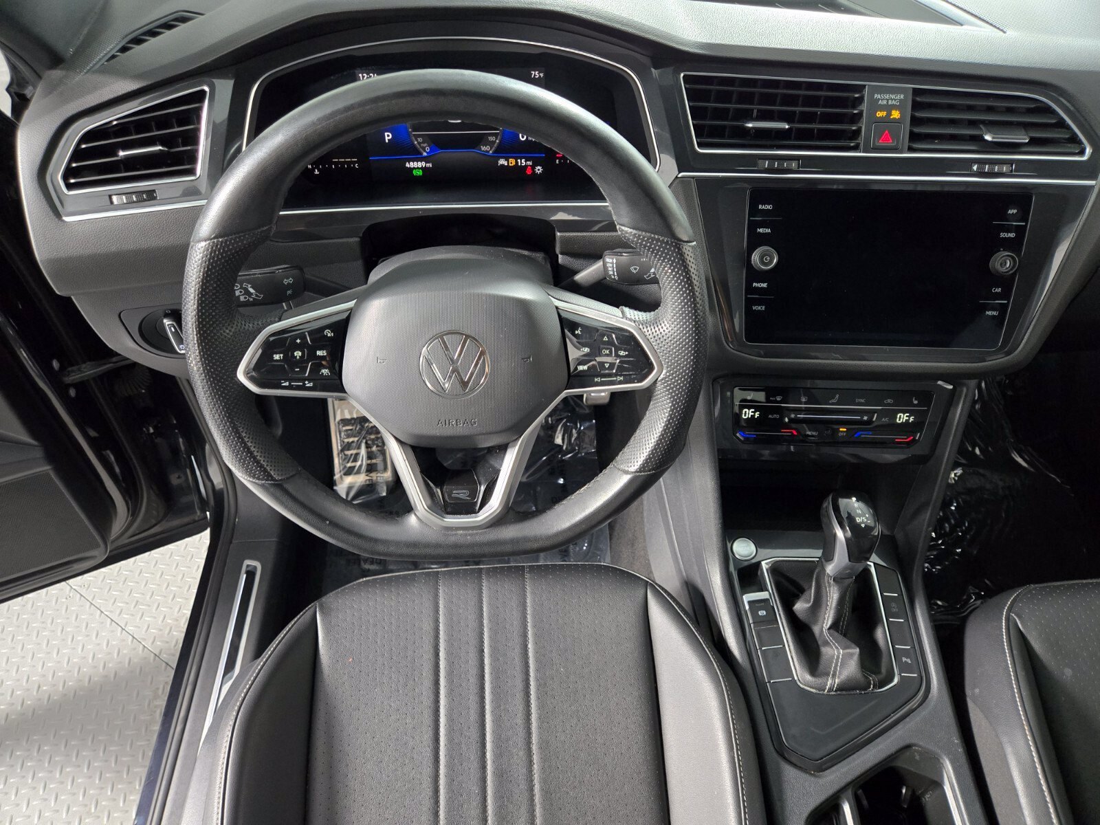 Used 2022 Volkswagen Tiguan SE R-Line FWD image 13