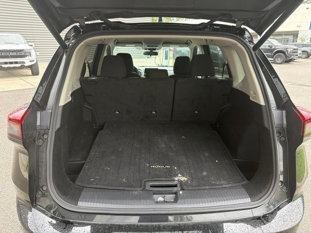 Used 2024 Nissan Rogue SV AWD/4WD image 21