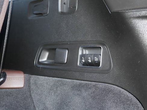 Used 2022 Mercedes-Benz GLS 450 4MATIC image 34