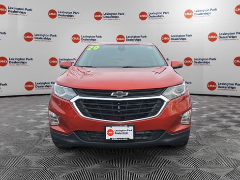 Used 2020 Chevrolet Equinox LT w/ Driver Convenience Package image 2