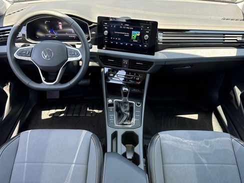 New 2026 Volkswagen Jetta SE FWD image 11