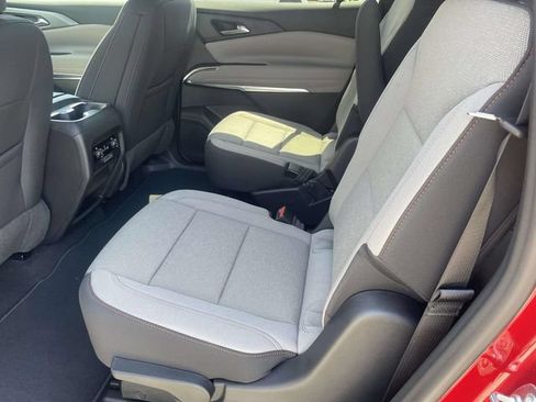 New 2026 Chevrolet Traverse LT FWD image 10