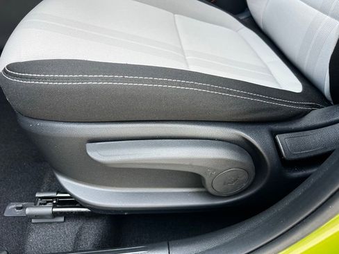 Certified 2024 Hyundai Venue SEL FWD image 25