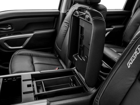 Used 2017 Nissan Titan PRO-4X AWD/4WD image 9