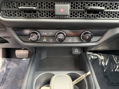 Certified 2025 Honda HR-V LX image 24