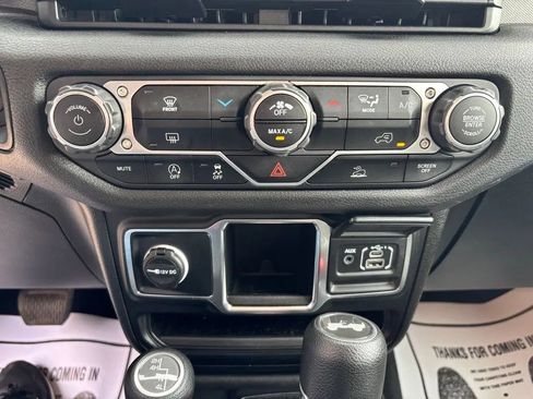 Used 2024 Jeep Wrangler Sport AWD/4WD image 16
