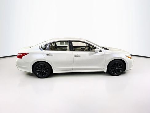 Used 2017 Nissan Altima 2.5 SV FWD image 4