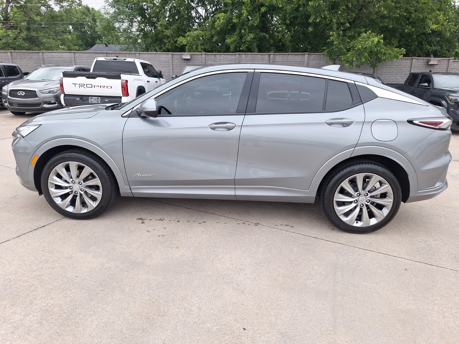 Used 2025 Buick Envista Avenir FWD image 3