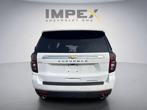 Used 2024 Chevrolet Suburban Premier w/ Premium Package AWD/4WD image 3