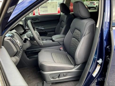 New 2026 Nissan Pathfinder SV image 7