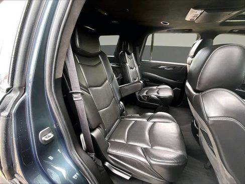 Used 2019 Cadillac Escalade Platinum AWD/4WD image 29