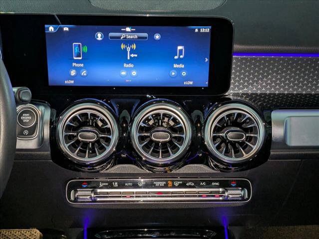 Used 2025 Mercedes-Benz GLB 250 image 17