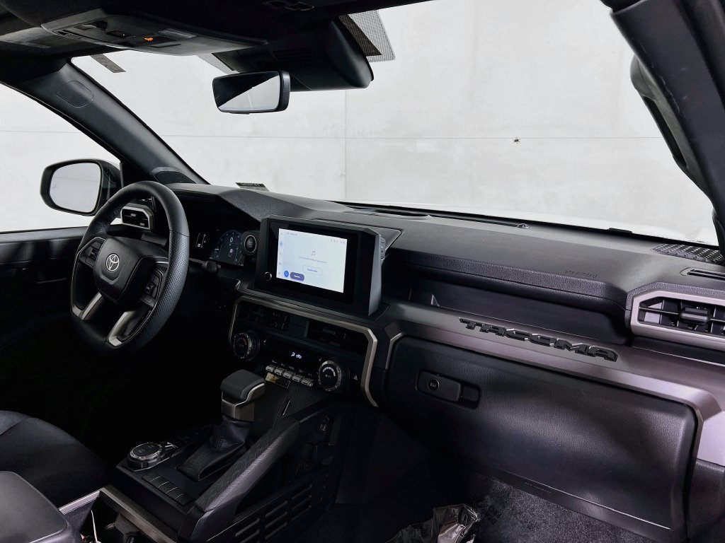 Certified 2025 Toyota Tacoma SR5 AWD/4WD image 26