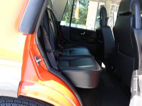 Used 2004 Land Rover Discovery S AWD/4WD image 29