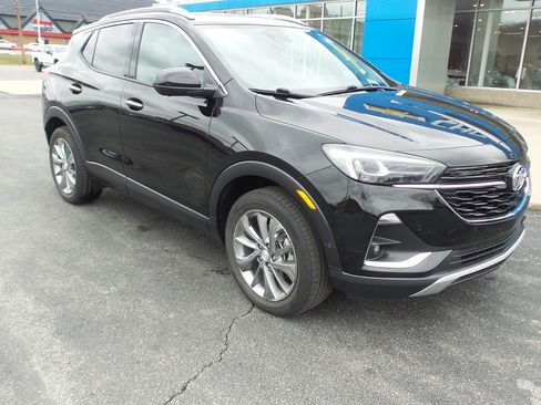 Used 2023 Buick Encore GX Essence w/ Advanced Technology Package image 2