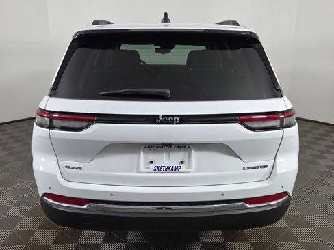 Used 2023 Jeep Grand Cherokee Limited image 7