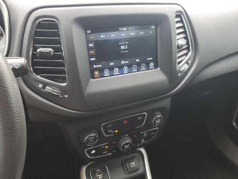 Used 2019 Jeep Compass Sport w/ Tech Group image 17