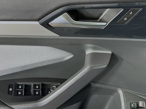Used 2025 Volkswagen Jetta SE FWD image 23