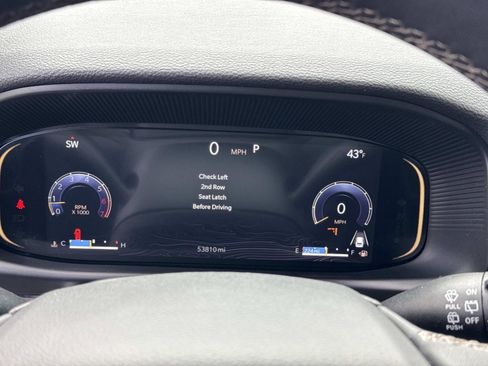 Used 2024 Jeep Wagoneer Series III image 9