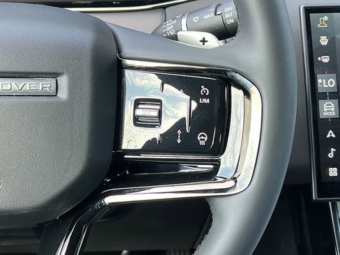 Used 2025 Land Rover Range Rover Evoque S image 39