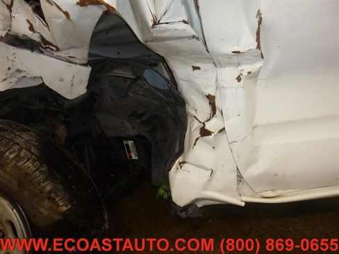 Used 2015 Nissan Frontier S image 16