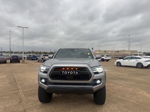 Used 2020 Toyota Tacoma TRD Off-Road image 4