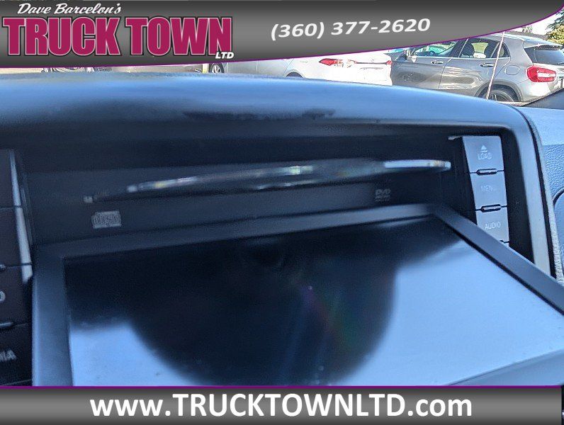 Used 2018 Dodge Grand Caravan SE FWD image 28