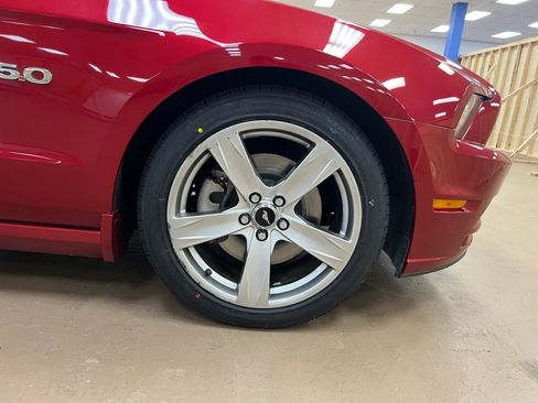 Used 2013 Ford Mustang GT Premium w/ Comfort Pkg image 29