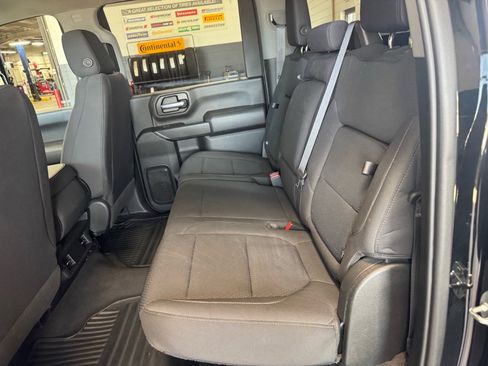 Used 2022 Chevrolet Silverado 2500 Custom w/ Custom Value Package AWD/4WD image 12