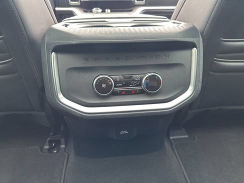 Used 2025 Ford Expedition Max Platinum AWD/4WD image 23