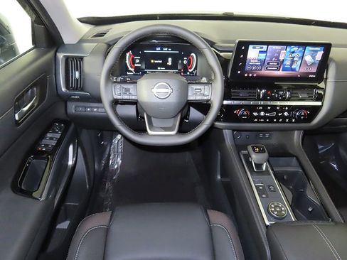 New 2026 Nissan Pathfinder SL AWD/4WD image 13